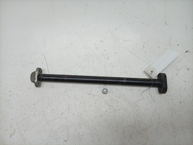 Recambio de eje trasero para indian springfield springfield dark horse (t) referencia OEM IAM  5916588 