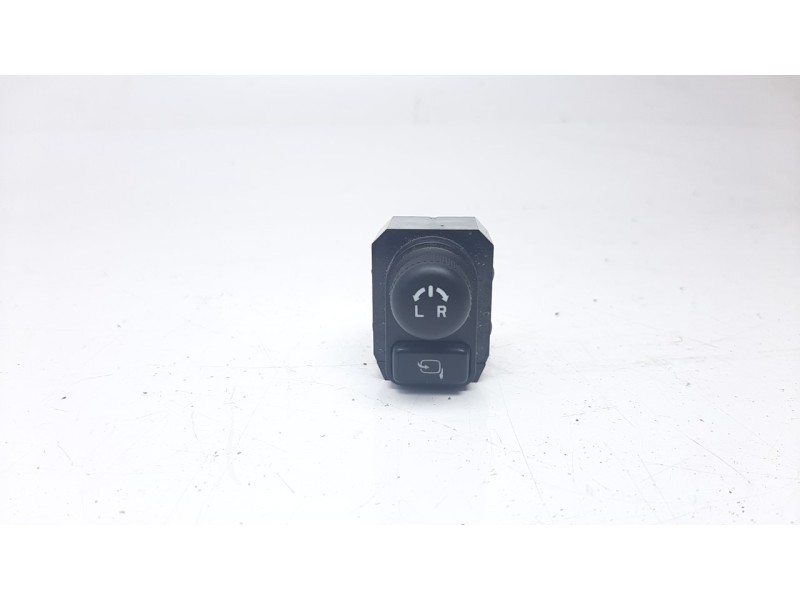 Recambio de mando retrovisor para suzuki vitara 1.6 ddis comfort 4x4 referencia OEM IAM 3795057L00000  