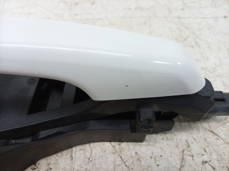 Recambio de maneta exterior delantera izquierda para jaguar e-pace first edition referencia OEM IAM  BJ32224N03 