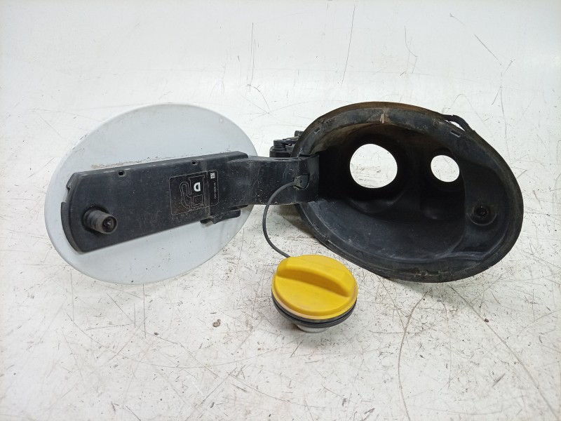 Recambio de tapa exterior combustible para jaguar e-pace first edition referencia OEM IAM  J9C327936 