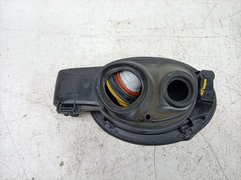 Recambio de tapa exterior combustible para jaguar e-pace first edition referencia OEM IAM  J9C327936 