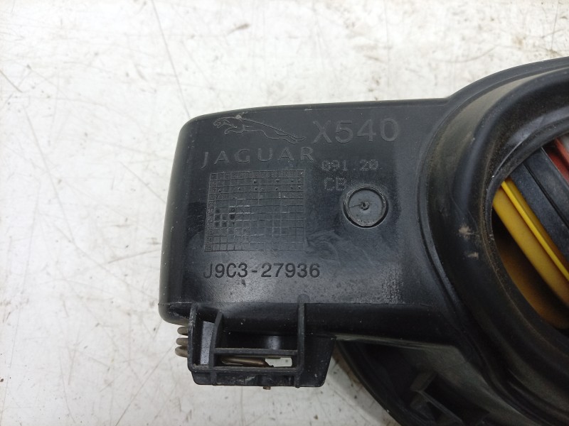 Recambio de tapa exterior combustible para jaguar e-pace first edition referencia OEM IAM  J9C327936 