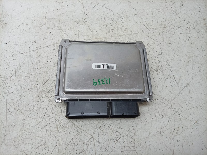 Recambio de centralita motor uce para seat arona (kj7, kjp) 1.0 tsi referencia OEM IAM  05C907394D 