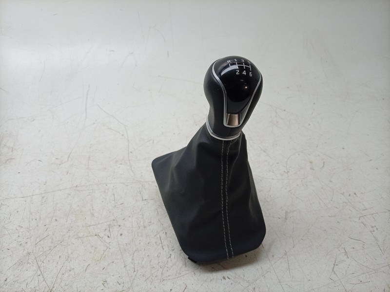 Recambio de pomo palanca cambio para seat arona (kj7, kjp) 1.0 tsi referencia OEM IAM  6F0711113 