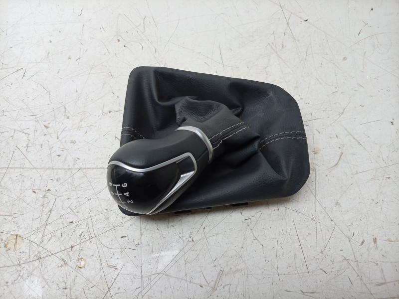 Recambio de pomo palanca cambio para seat arona (kj7, kjp) 1.0 tsi referencia OEM IAM  6F0711113 