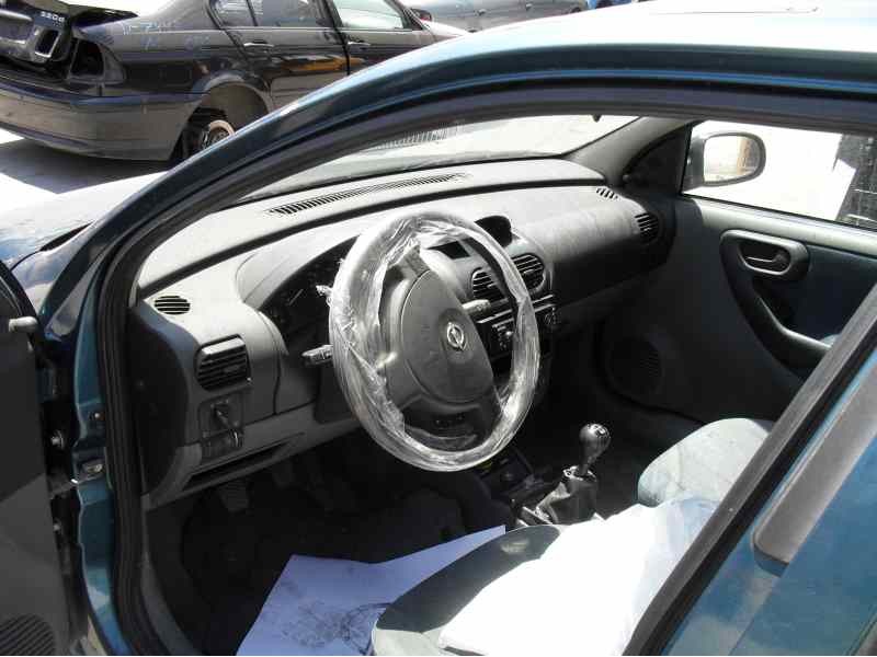 opel corsa c del año 2000