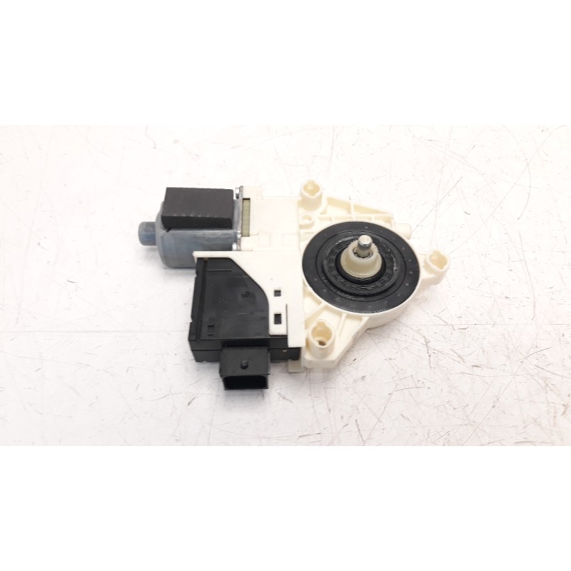 Recambio de motor elevalunas delantero izquierdo para jeep compass ii 2.0 m-jet cat referencia OEM IAM C37723104  
