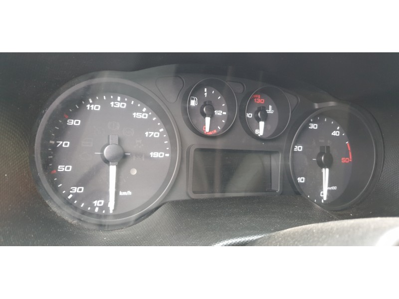 Recambio de cuadro instrumentos para iveco daily furgón 2.3 diesel referencia OEM IAM 5802036581 A2C17300400 