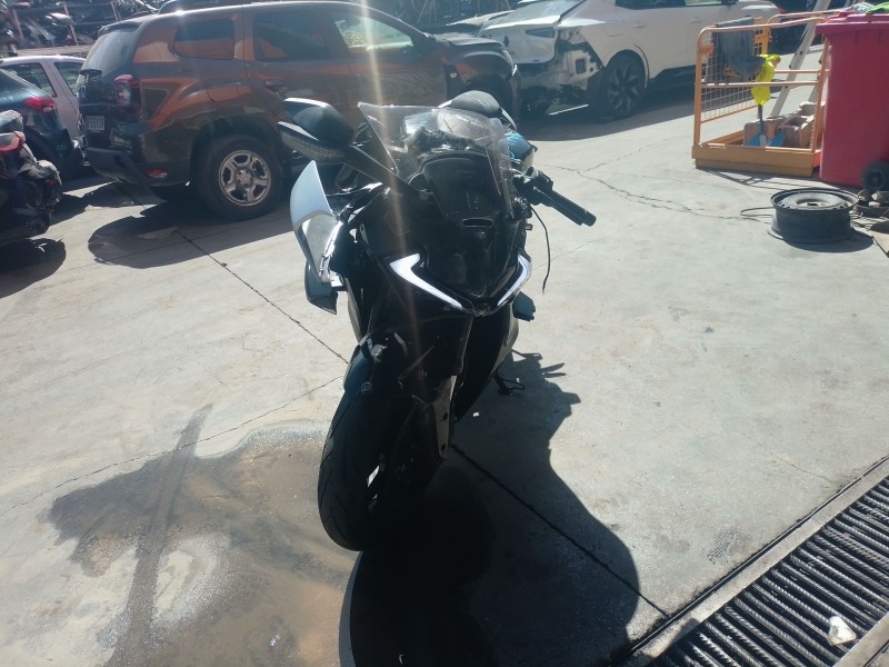 cf moto 675sr-r del año 2026
