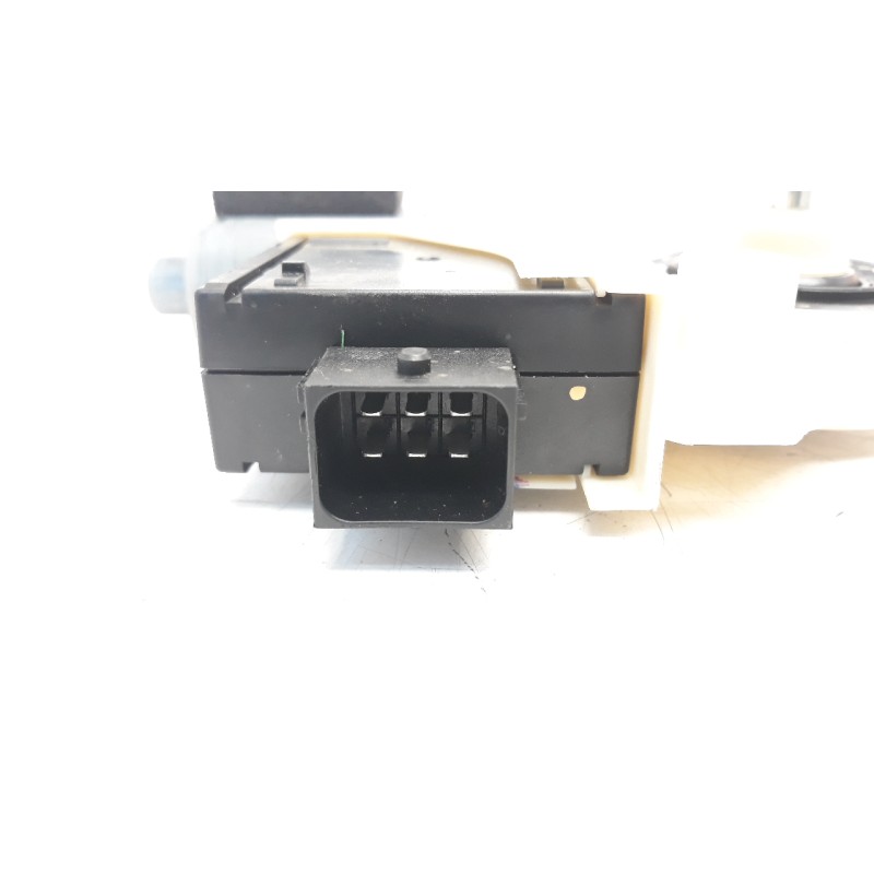 Recambio de motor elevalunas delantero izquierdo para jeep compass ii 2.0 m-jet cat referencia OEM IAM C37723104  