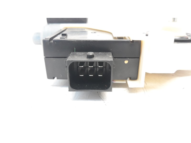 Recambio de motor elevalunas delantero izquierdo para jeep compass ii 2.0 m-jet cat referencia OEM IAM C37723104  