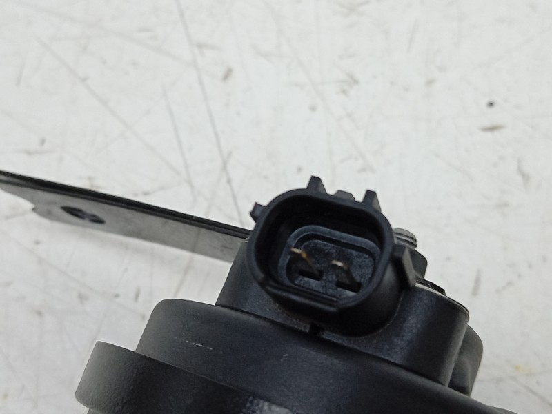 Recambio de claxon para kg mobility rexton referencia OEM IAM  8651036010 