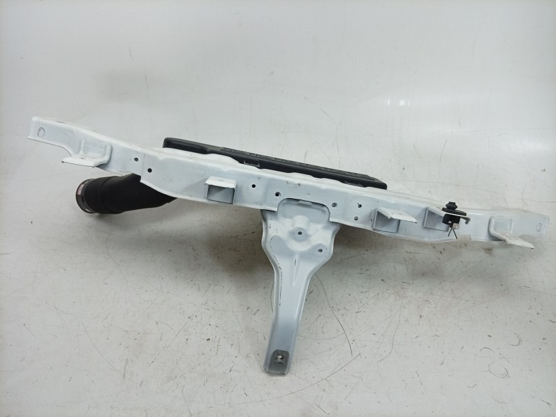 Recambio de travesaño superior para kg mobility rexton referencia OEM IAM 2331036400 6411036200 