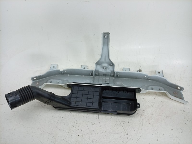 Recambio de travesaño superior para kg mobility rexton referencia OEM IAM 2331036400 6411036200 