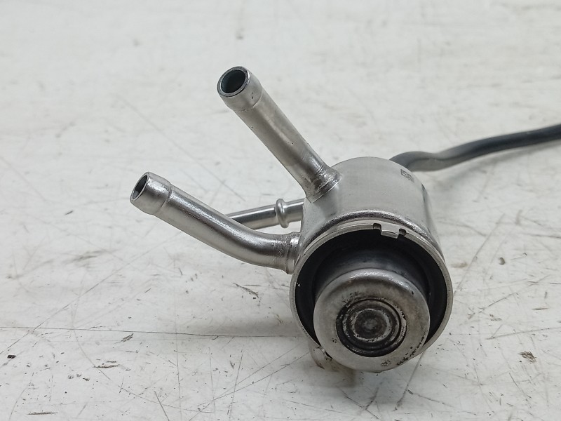 Recambio de inyector para kg mobility rexton referencia OEM IAM 42025075 3980036010 