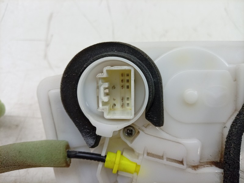 Recambio de cerradura puerta trasera derecha para mazda 6 station wagon (gj, gl) 2.0 (gjefw) referencia OEM IAM  GHP972310A 