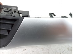 Recambio de aireador central para renault captur ii (hf_) tce 90 (hfm6) referencia OEM IAM  687605844R  2