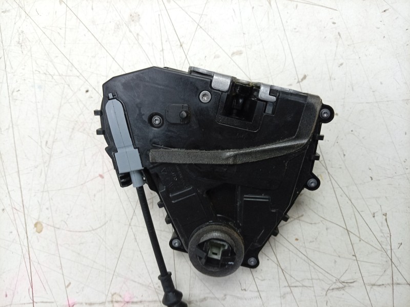 Recambio de cerradura puerta trasera izquierda para renault captur ii (hf_) tce 90 (hfm6) referencia OEM IAM  825031538R 