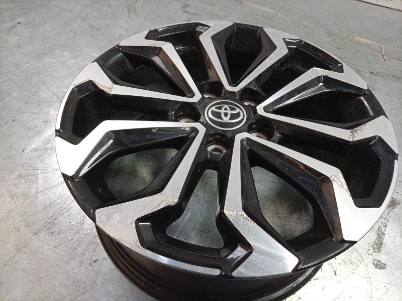 Recambio de llanta para toyota yaris cross (mxp_) 1.5 hybrid (mxpj10) referencia OEM IAM  426110DK70 
