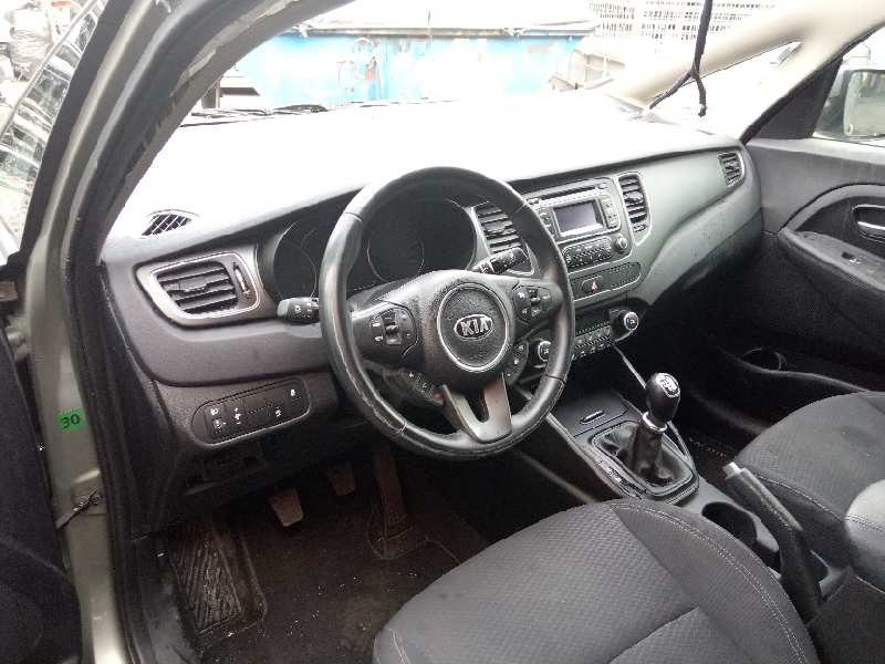 kia carens ( ) del año 2017