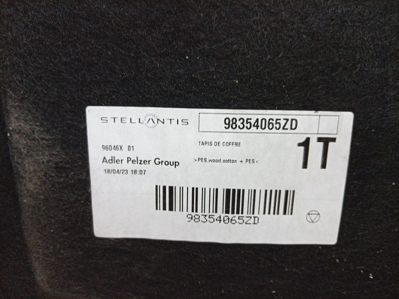Recambio de alfombra maletero para opel astra l (ov5) 1.2 (fphnsl, fphnsr) referencia OEM IAM  98354065ZD 