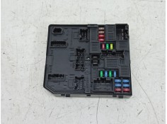 CAJA RELES / FUSIBLES 284B66727R 