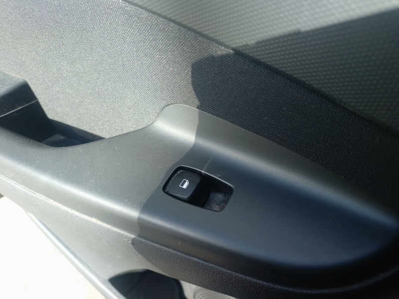 Recambio de mando elevalunas trasero izquierdo para hyundai kona (os, ose, osi) 1.6 gdi hybrid referencia OEM IAM   
