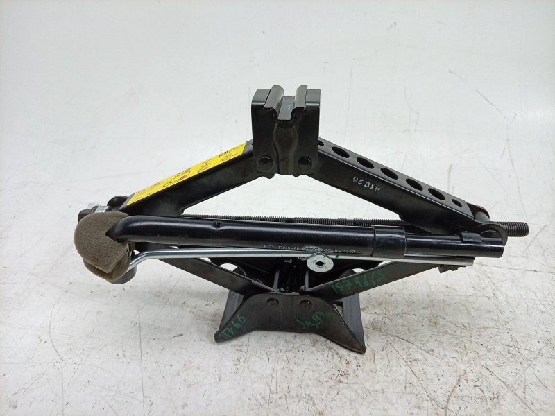 Recambio de gato para jaguar e-pace first edition referencia OEM IAM  GJ3217080AD 