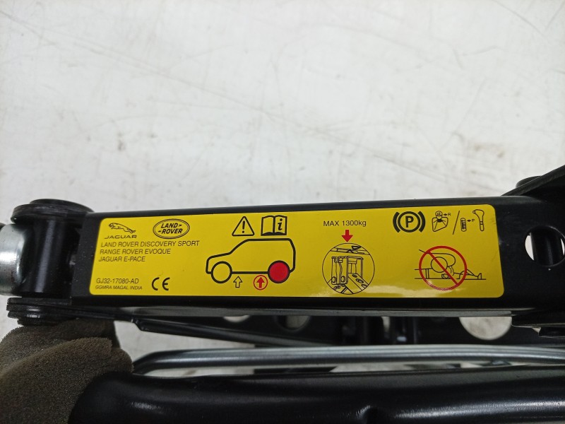 Recambio de gato para jaguar e-pace first edition referencia OEM IAM  GJ3217080AD 