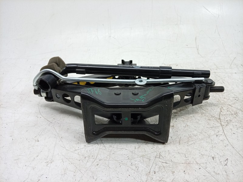 Recambio de gato para jaguar e-pace first edition referencia OEM IAM  GJ3217080AD 