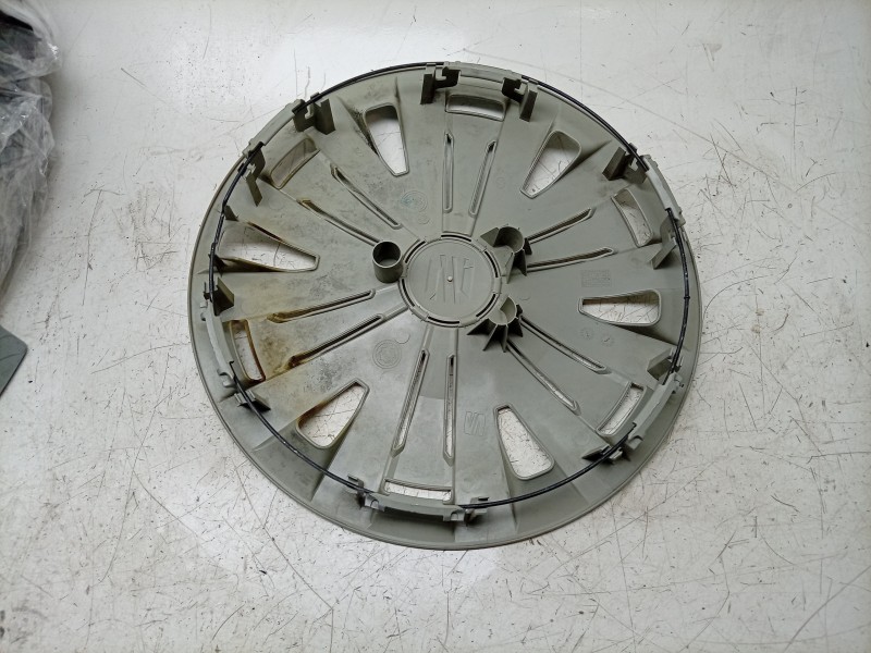 Recambio de tapacubos para seat ibiza v (kj1, kjg) 1.0 mpi referencia OEM IAM  6F0601147A 