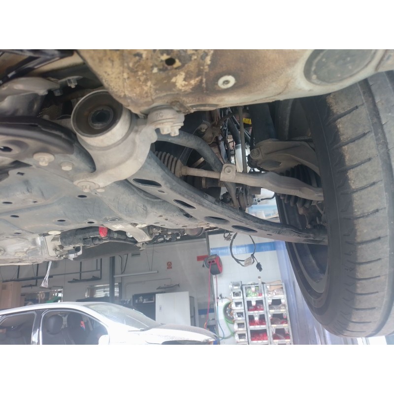 Recambio de brazo suspension inferior delantero derecho para bmw x1 (f48) sdrive 18 d referencia OEM IAM   