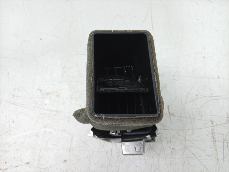Recambio de aireador derecho para kia sportage iv (ql, qle) 1.6 gdi referencia OEM IAM  97490F1000SA1 