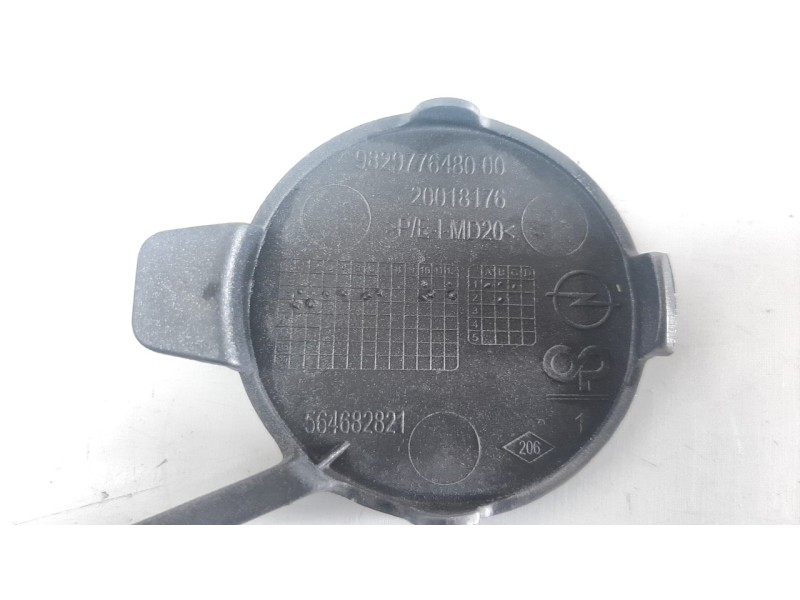 Recambio de molduras traseras para opel corsa f 1.2 referencia OEM IAM 9829776480  