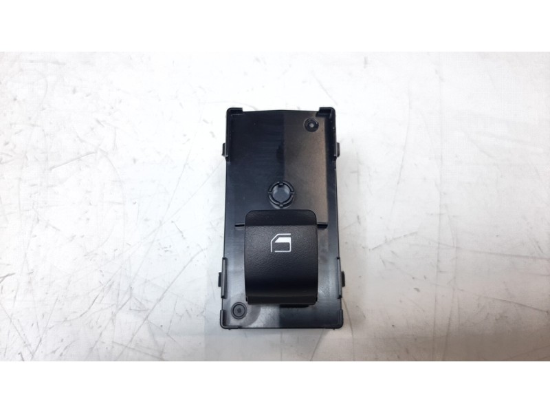 Recambio de mando elevalunas trasero izquierdo para hyundai tucson (nx) klass 2wd referencia OEM IAM 93581AB0004X  