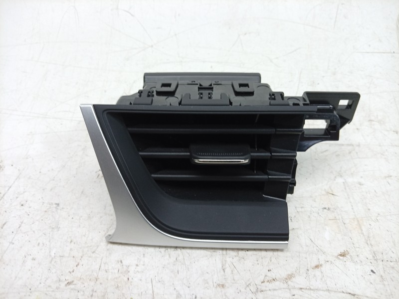 Recambio de aireador central izquierdo para renault captur ii (hf_) tce 90 (hfm6) referencia OEM IAM  687501725R 