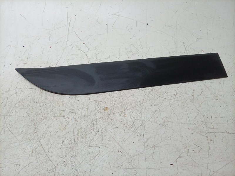 Recambio de moldura para seat arona (kj7, kjp) 1.0 tsi referencia OEM IAM  6F9853970 