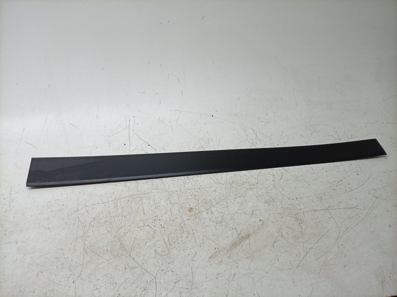 Recambio de moldura para seat arona (kj7, kjp) 1.0 tsi referencia OEM IAM  6F9853959 