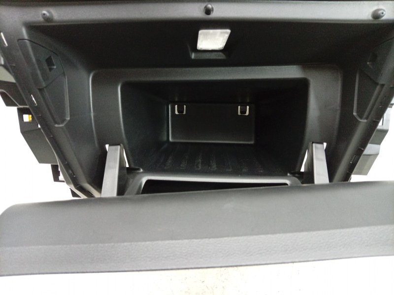 Recambio de guantera para renault captur ii (hf_) tce 90 (hfm6) referencia OEM IAM  685005441R 