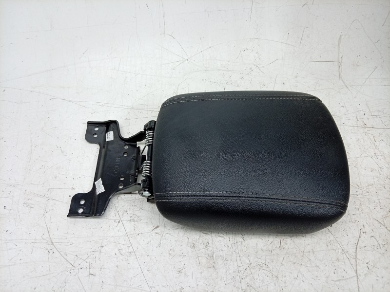 Recambio de apoyabrazos central para kia sportage iv (ql, qle) 1.6 gdi referencia OEM IAM  84660F1200WK 