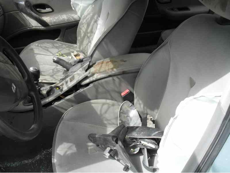 renault laguna ii (bg0) del año 2001