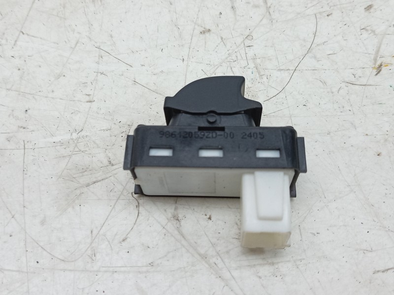 Recambio de mando elevalunas trasero izquierdo para citroën e-c3 aircross electrico 113cv max referencia OEM IAM  98612059ZD 