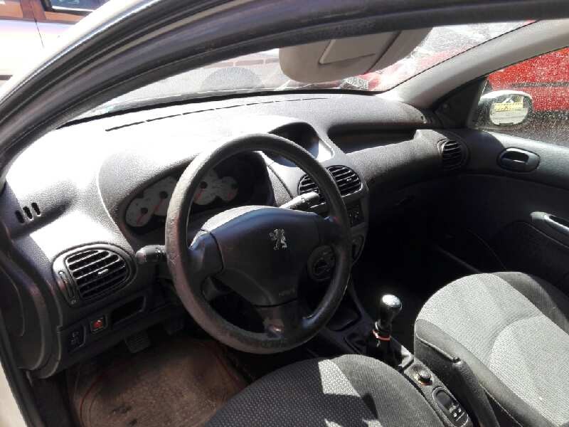 peugeot 206 berlina del año 2003