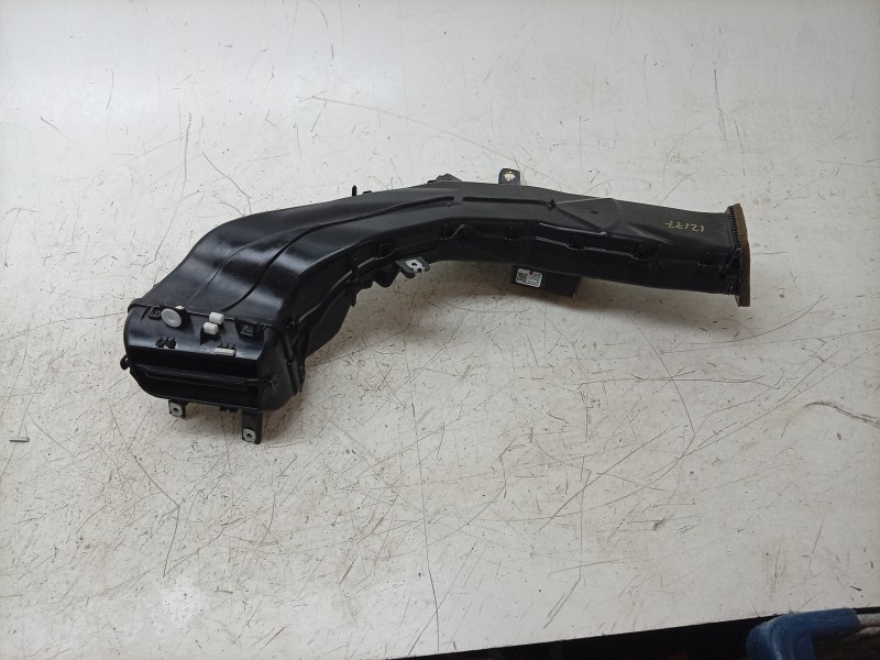 Recambio de aireador izquierdo para porsche taycan (y1a) 4s referencia OEM IAM  9J1819701 