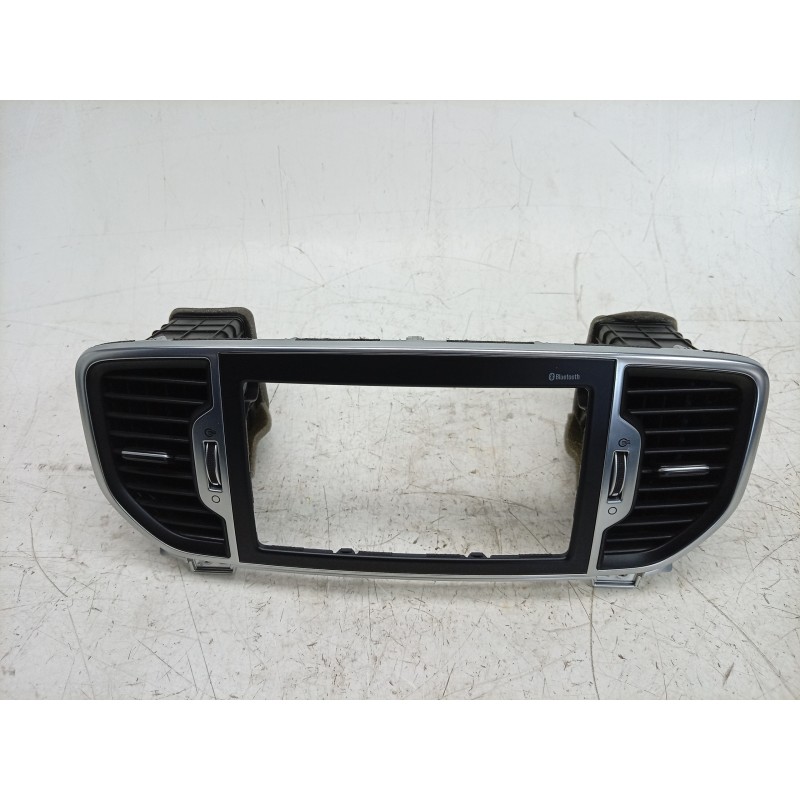 Recambio de aireador central para kia sportage iv (ql, qle) 1.6 gdi referencia OEM IAM  84740F1200 