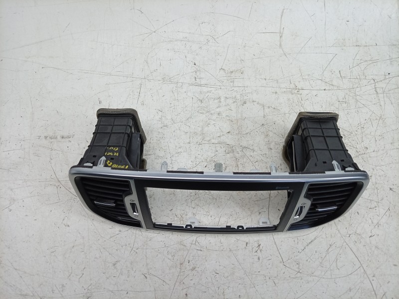 Recambio de aireador central para kia sportage iv (ql, qle) 1.6 gdi referencia OEM IAM  84740F1200 