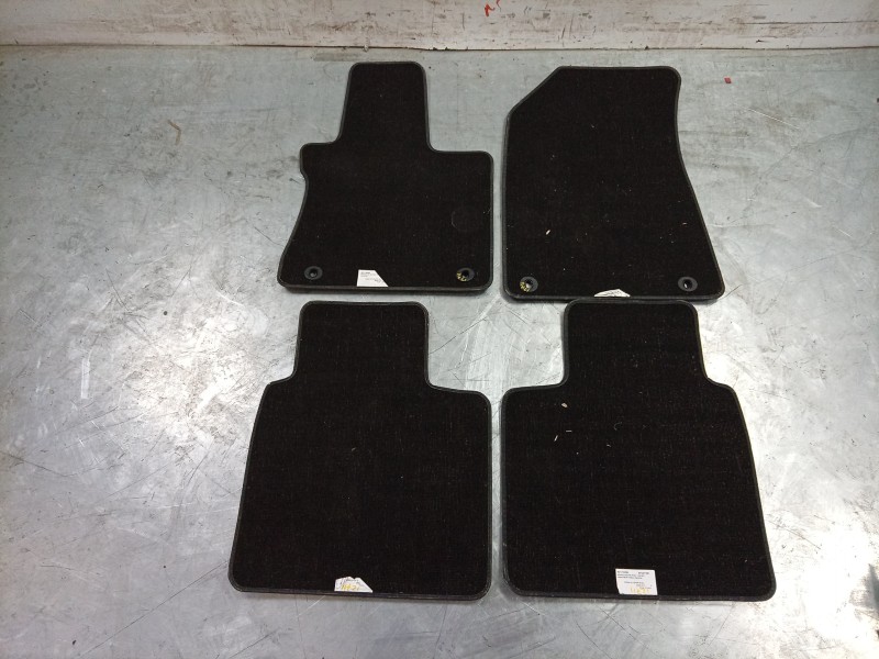 Recambio de juego alfombrillas para mg hs (as23) 1.5 ehs hybrid (csa6463) referencia OEM IAM  5011100293 