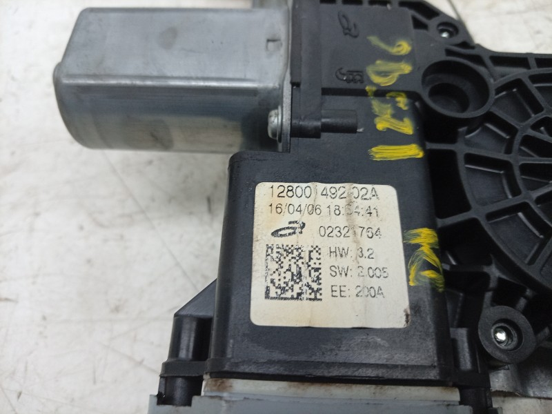 Recambio de elevalunas delantero izquierdo para renault clio iv (bh_) 0.9 tce 90 referencia OEM IAM  807018534R RN329W024