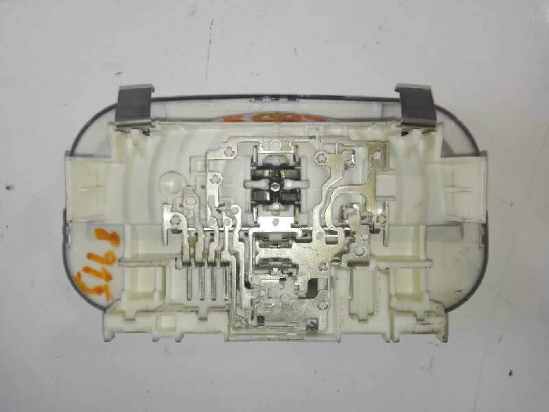 Recambio de luz interior para peugeot 5008 access referencia OEM IAM   