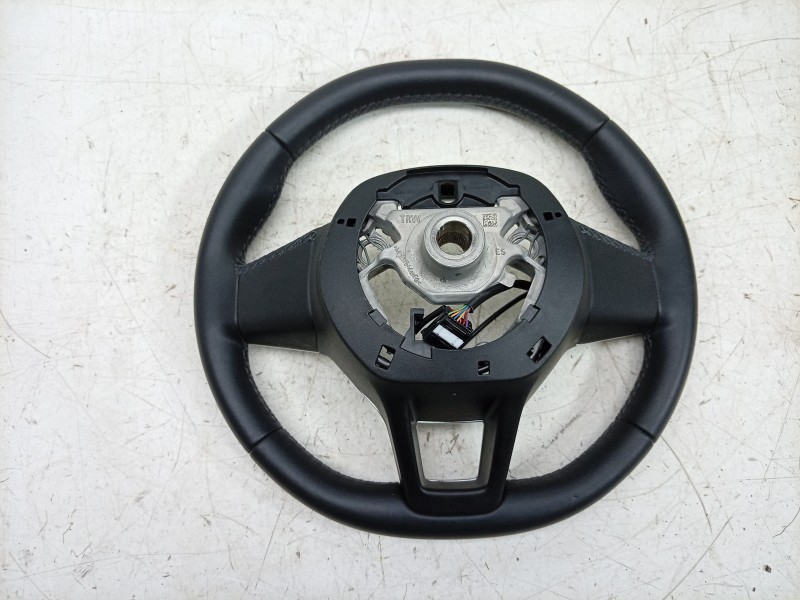 Recambio de volante para renault captur ii (hf_) tce 90 (hfm6) referencia OEM IAM  484004754R 